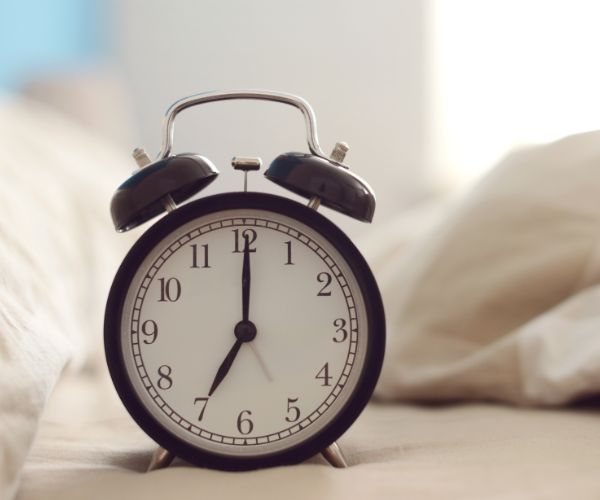 Going To Bed Early | 5 Benefits & 5 Tips | October 2025 Going to bed early benefits