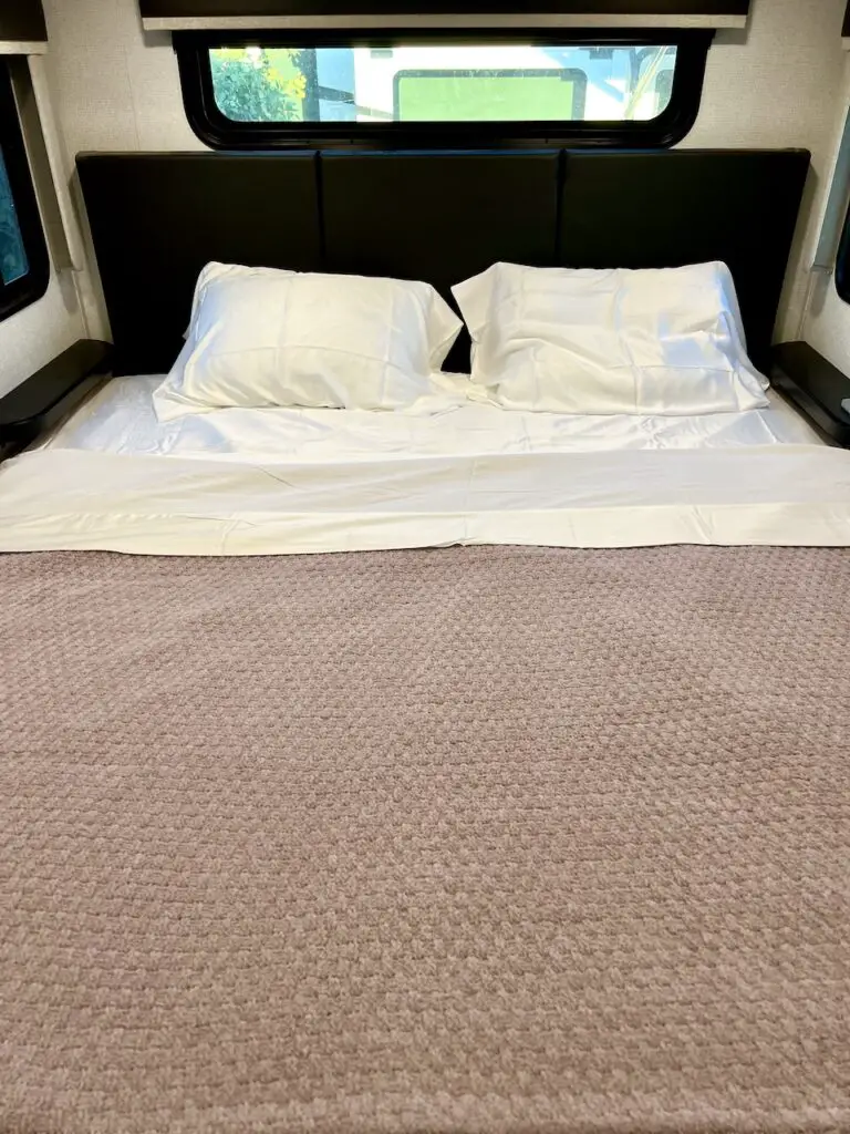 Sunday Citizen Crystal Weighted Blanket Review 2024 Non Biased Reviews