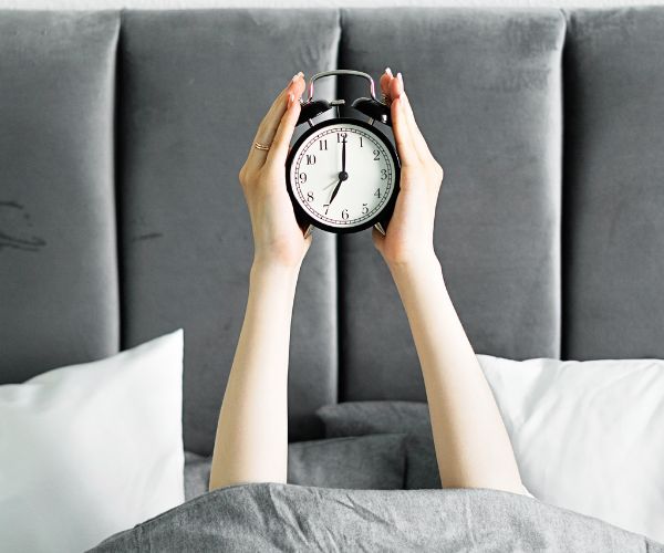 8 Benefits Of Going To Bed Early | October 2025 8 benefits of going to bed early